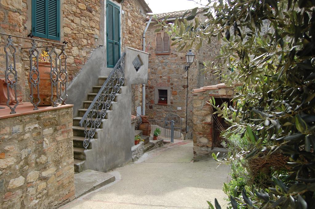 Emily House Hotel Montecerboli Bagian luar foto